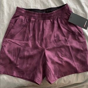 NWT Lululemon Channel Cross Shorts 7"